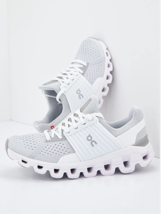 On Running Shoes - On running cloudswift Women size 8.5 Light Gray and White Cloud Running Shoe